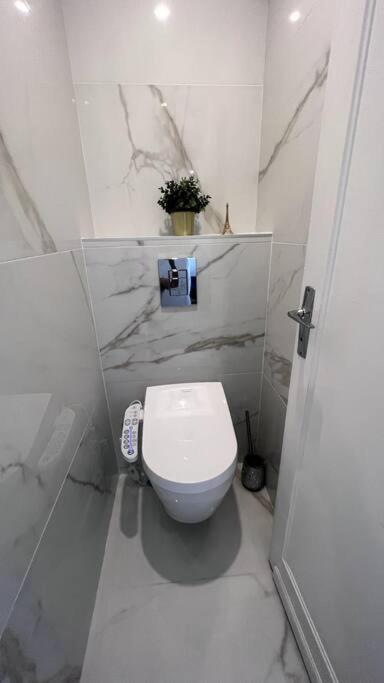 Nice Apartment With Amazing View Of Paris + Parking Extérieur photo